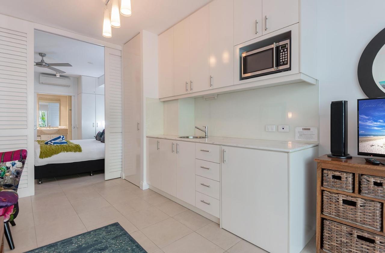 The Beach Club Premium Private Apartments Palm Cove Dış mekan fotoğraf