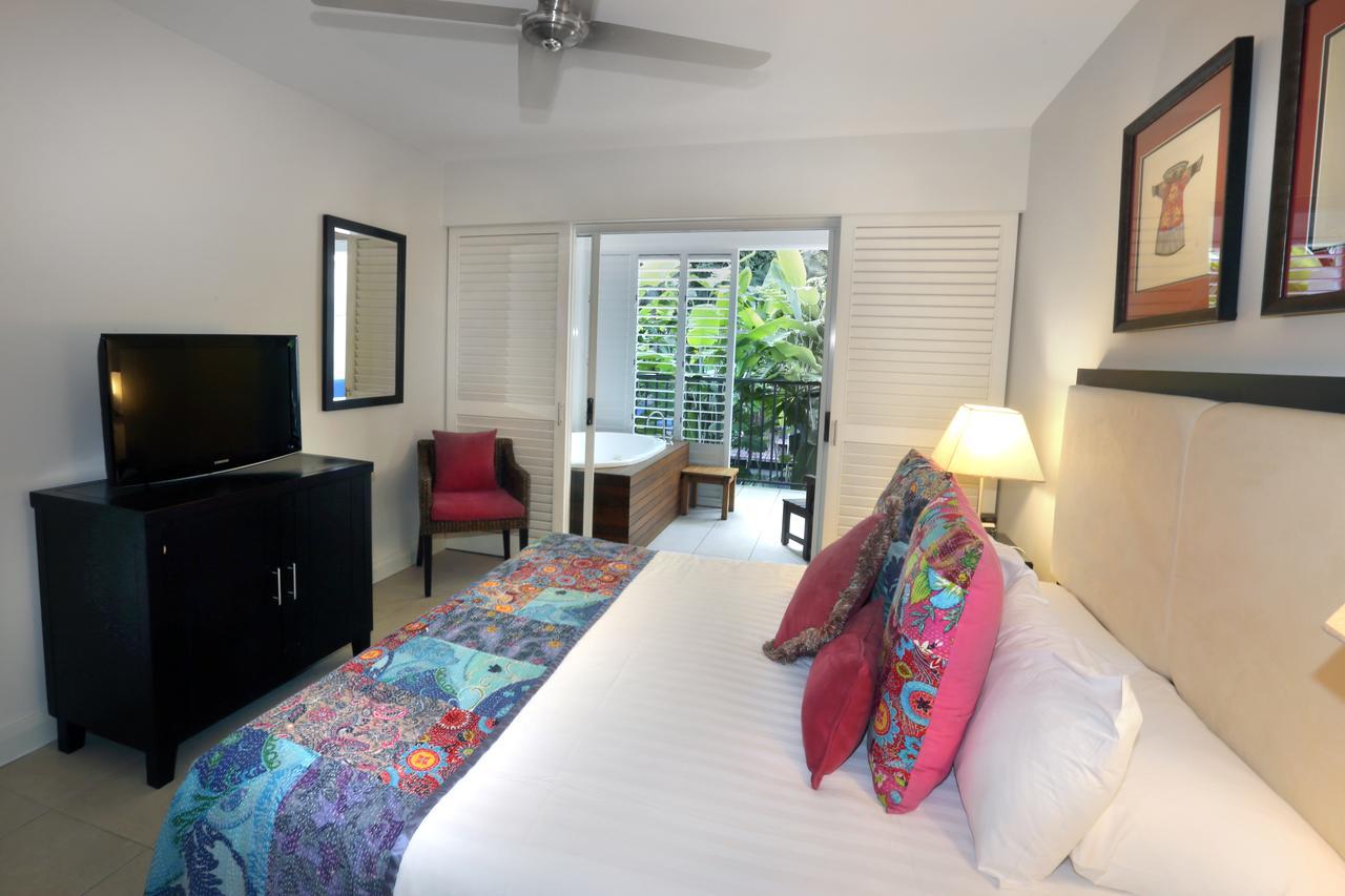 The Beach Club Premium Private Apartments Palm Cove Dış mekan fotoğraf